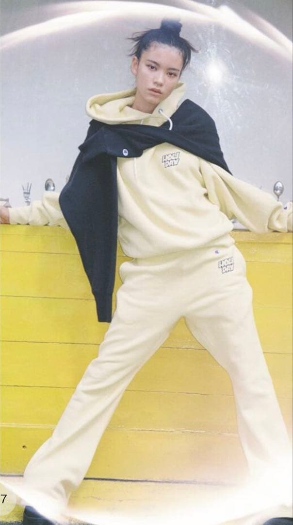 トップス CHAMPION/JOURNAL STANDARD/HOLIDAY HOODIE