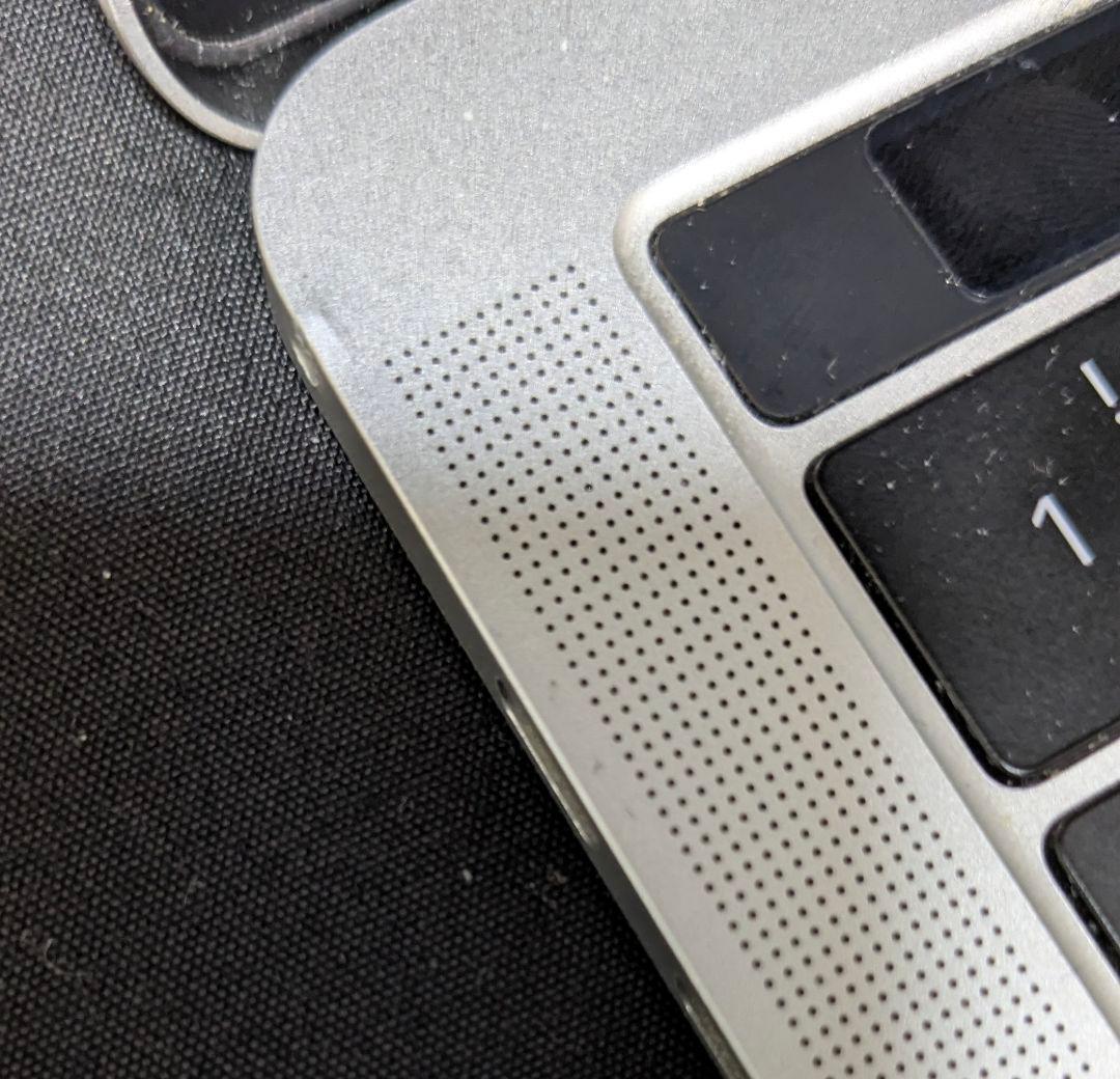 MacBook Pro 13　2017 Touch Bar Core i5