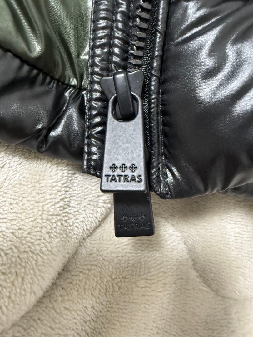 未使用品級 タトラス TATRAS ダウンベストUZUGENN ウズゲン L