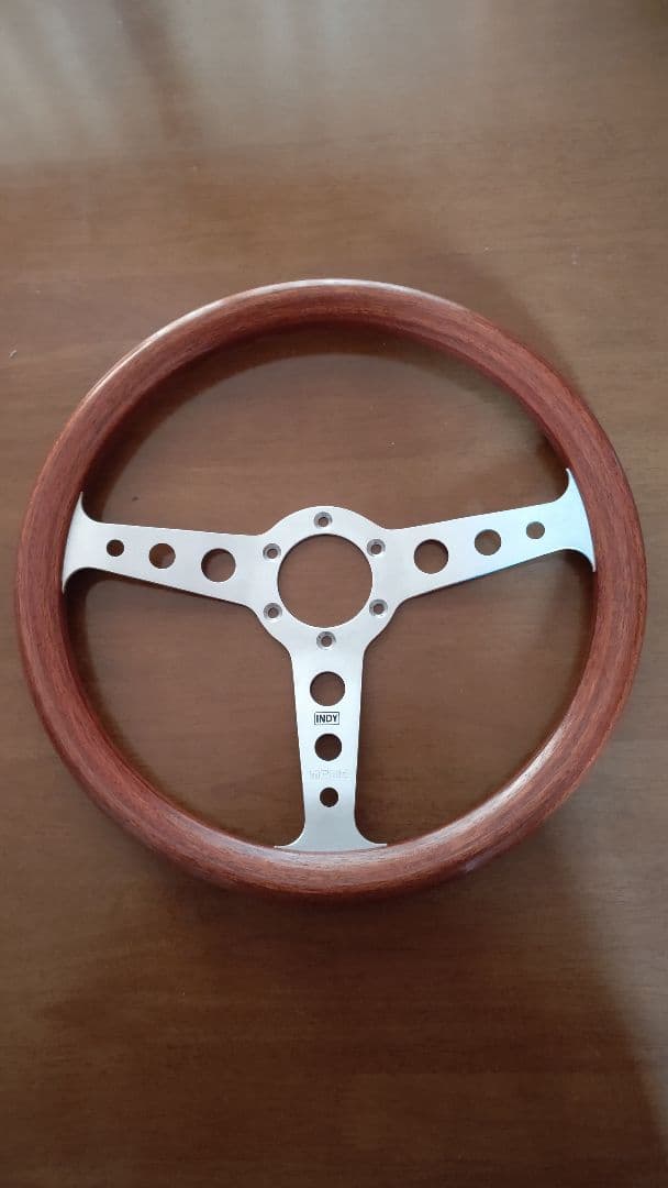 MOMO INDY ステアリングホイール 3スポーク35cm