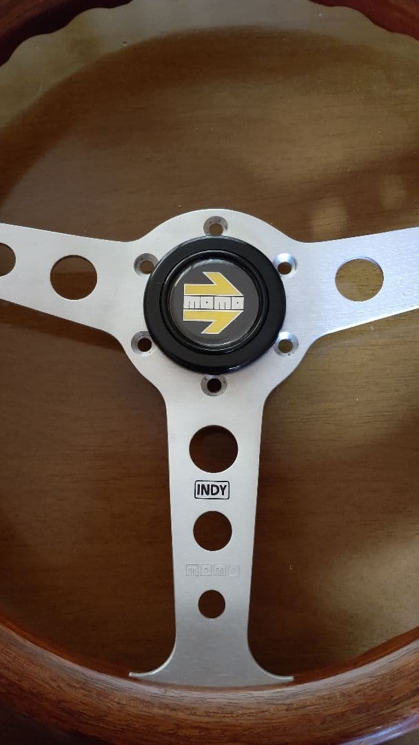 MOMO INDY ステアリングホイール 3スポーク35cm