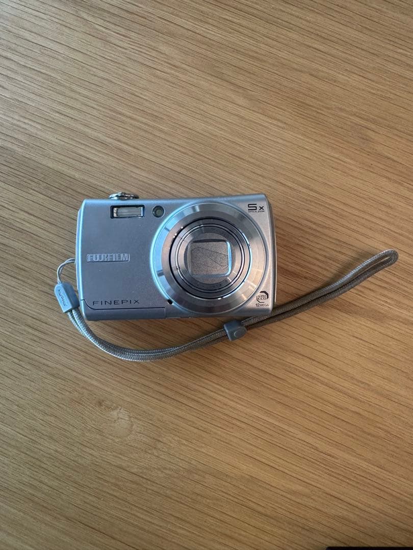 Fujifilm FinePix F100fd SX シルバー