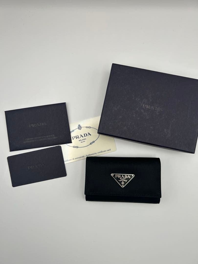 [美品]PRADA ブラック レザー キーケース　ギャラ有