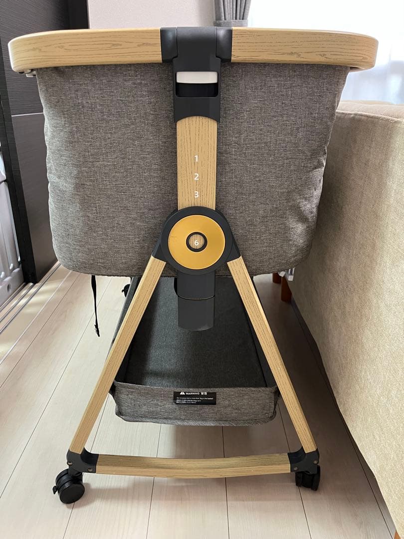 美品 可動式 折り畳みベビーベッド