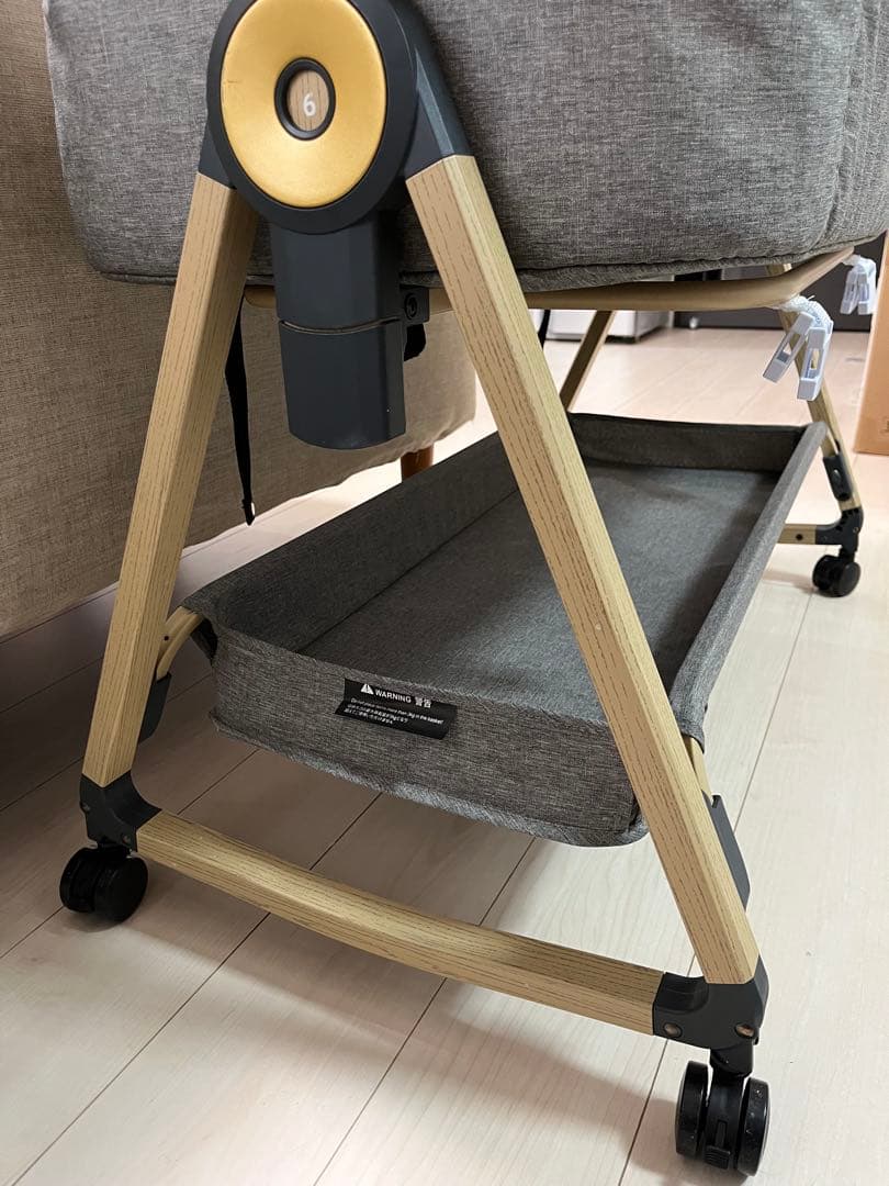 美品 可動式 折り畳みベビーベッド