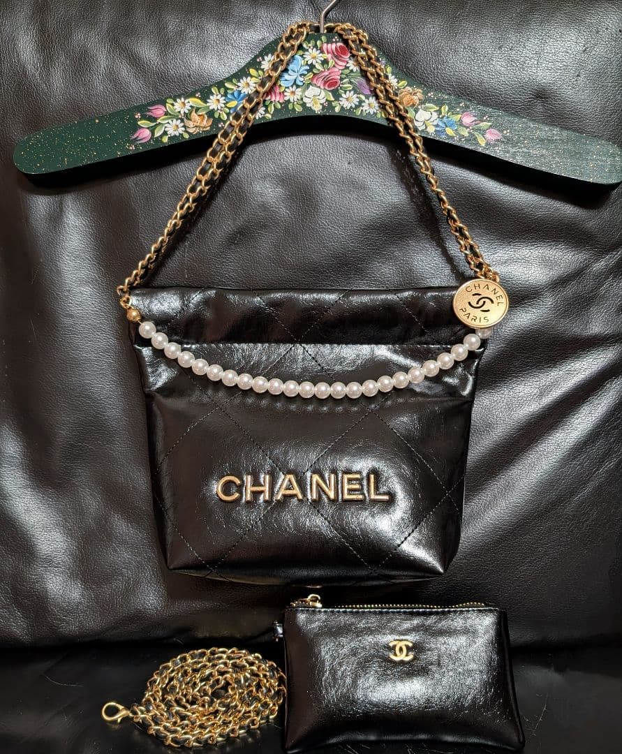 CHANELノベルティキルティング チェーンショルダー2wayバッグエナメル加工