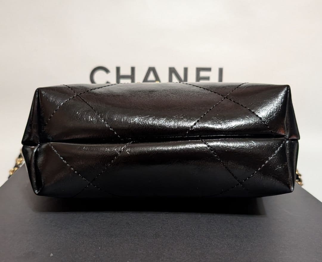 CHANELノベルティキルティング チェーンショルダー2wayバッグエナメル加工