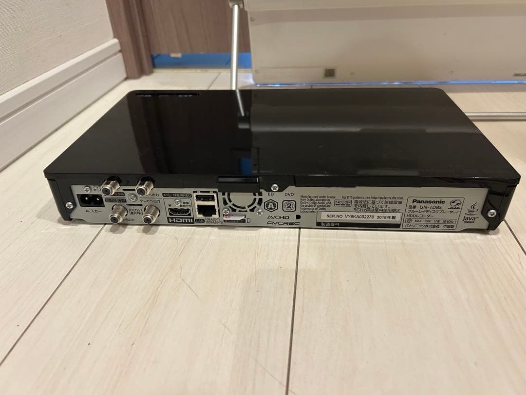 UN-15TD8-W VIERA15V型　ポータブルデジタルテレビ