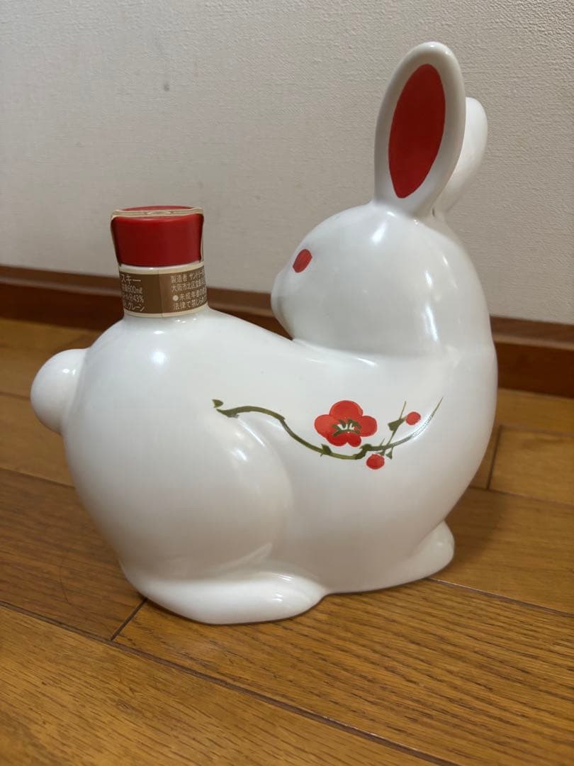 【未開栓】干支 卯 ウサギ型 陶器 ウイスキー サントリー ローヤル12年