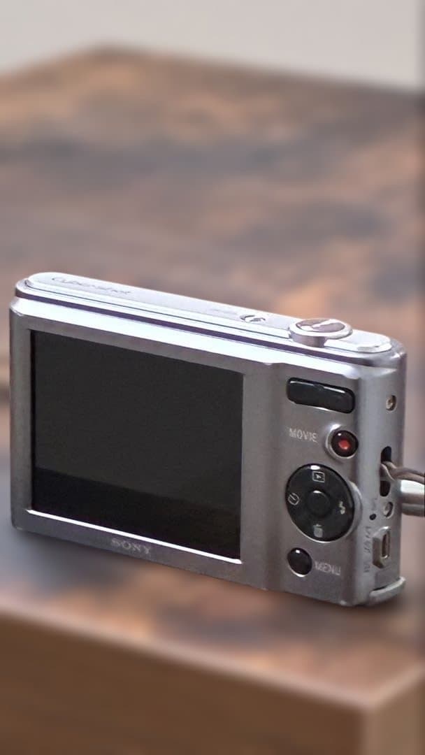 【極美品・清掃済み】SONY Cyber-shot DSC-W810 シルバー
