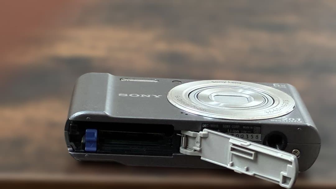 【極美品・清掃済み】SONY Cyber-shot DSC-W810 シルバー