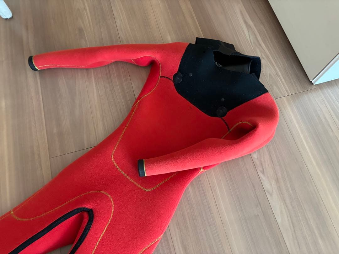 ★送料無料★お洒落　リバーサル　セミドライ　フルスーツ　ウエットスーツサーフィン