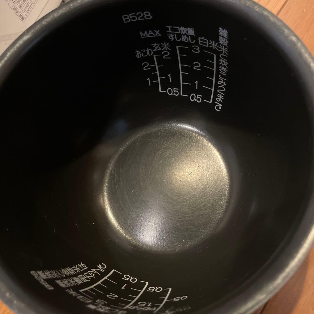 炊飯器 象印　NP-RM05型 ホワイト