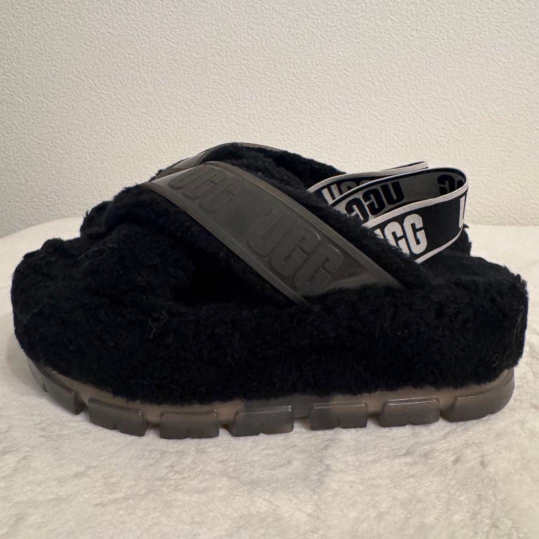【いちごのお家さま専用】美品 UGG アグ ファーサンダル ボアストラップ