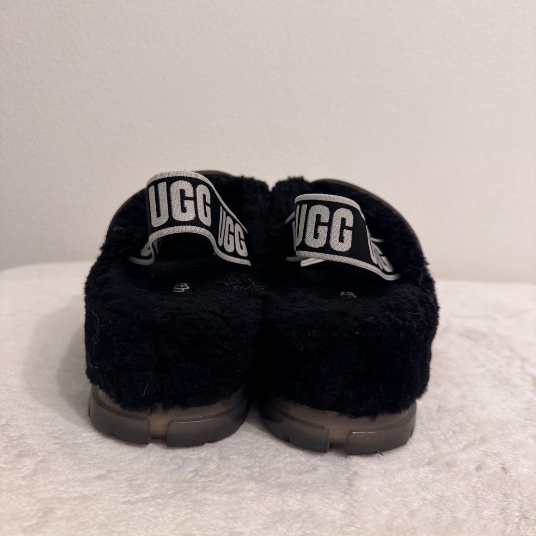【いちごのお家さま専用】美品 UGG アグ ファーサンダル ボアストラップ