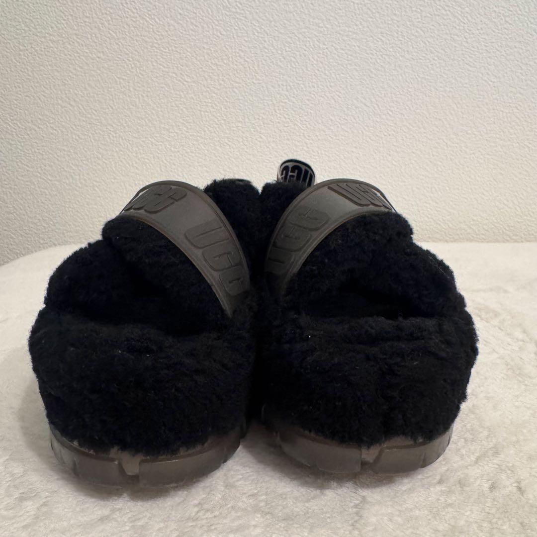 【いちごのお家さま専用】美品 UGG アグ ファーサンダル ボアストラップ