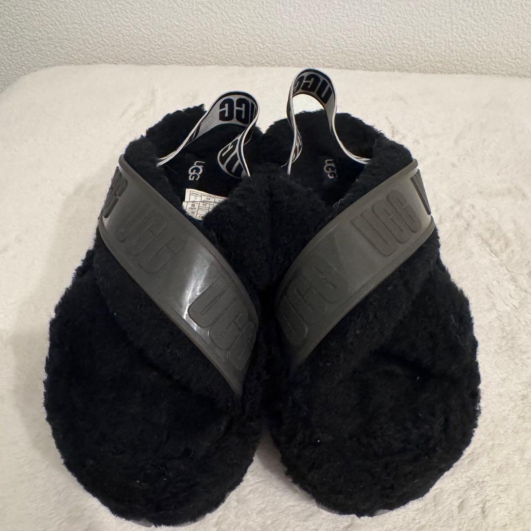 【いちごのお家さま専用】美品 UGG アグ ファーサンダル ボアストラップ