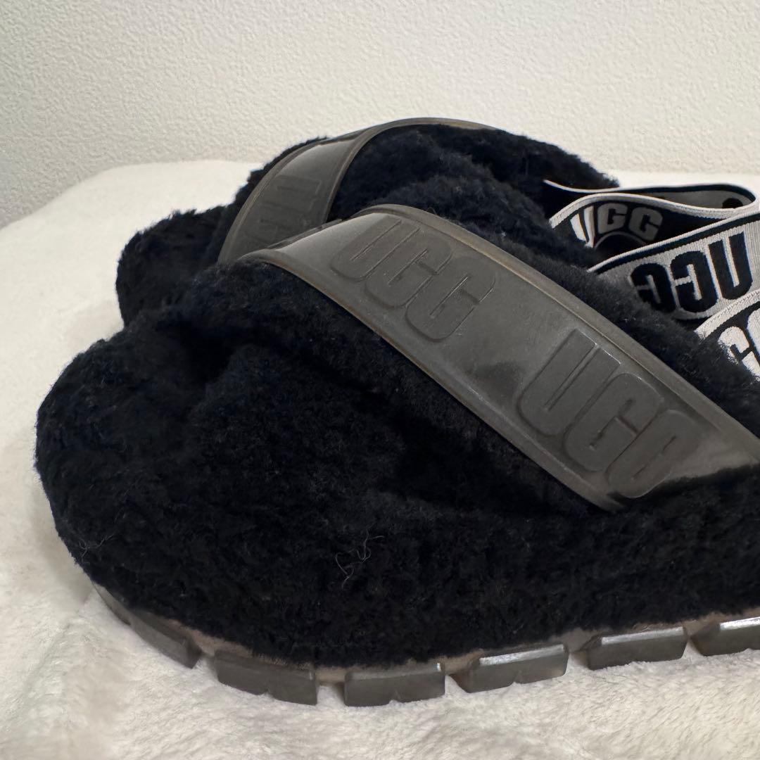 【いちごのお家さま専用】美品 UGG アグ ファーサンダル ボアストラップ