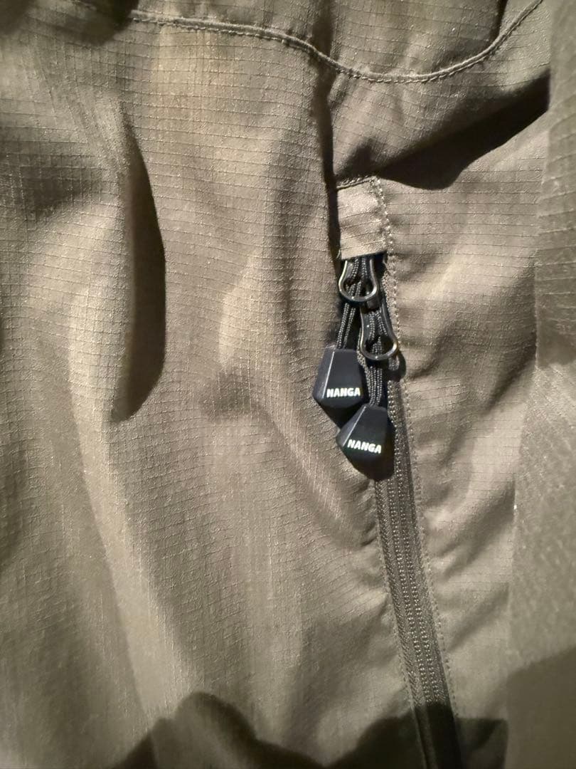 NANGA フード付きダウンジャケット