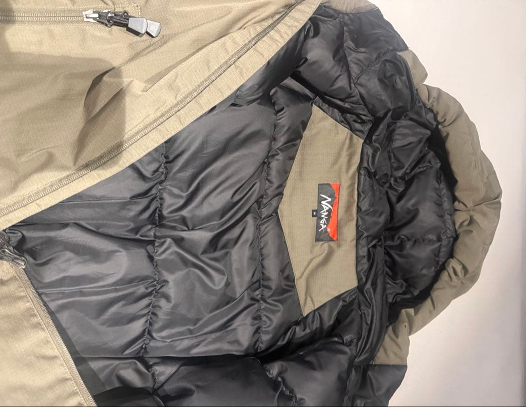 NANGA フード付きダウンジャケット