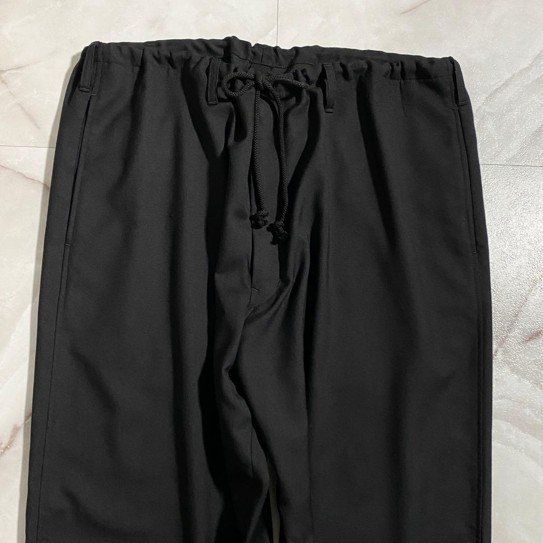 A18256 美品 グラウンドワイ 22AW ウールギャバ 紐ワイドパンツ 黒3