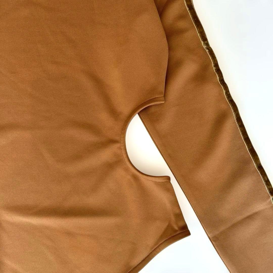 入手困難　PAMEO POSE ボディスーツ　新品未着用タグ付き　ジャージ