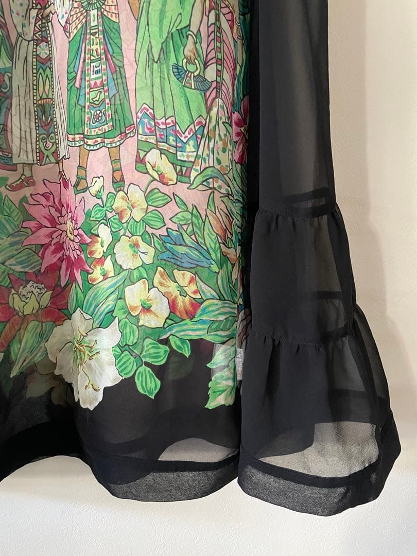 トクコプルミエブォルエジプト風柄シフォン風ノースリーブチュニック