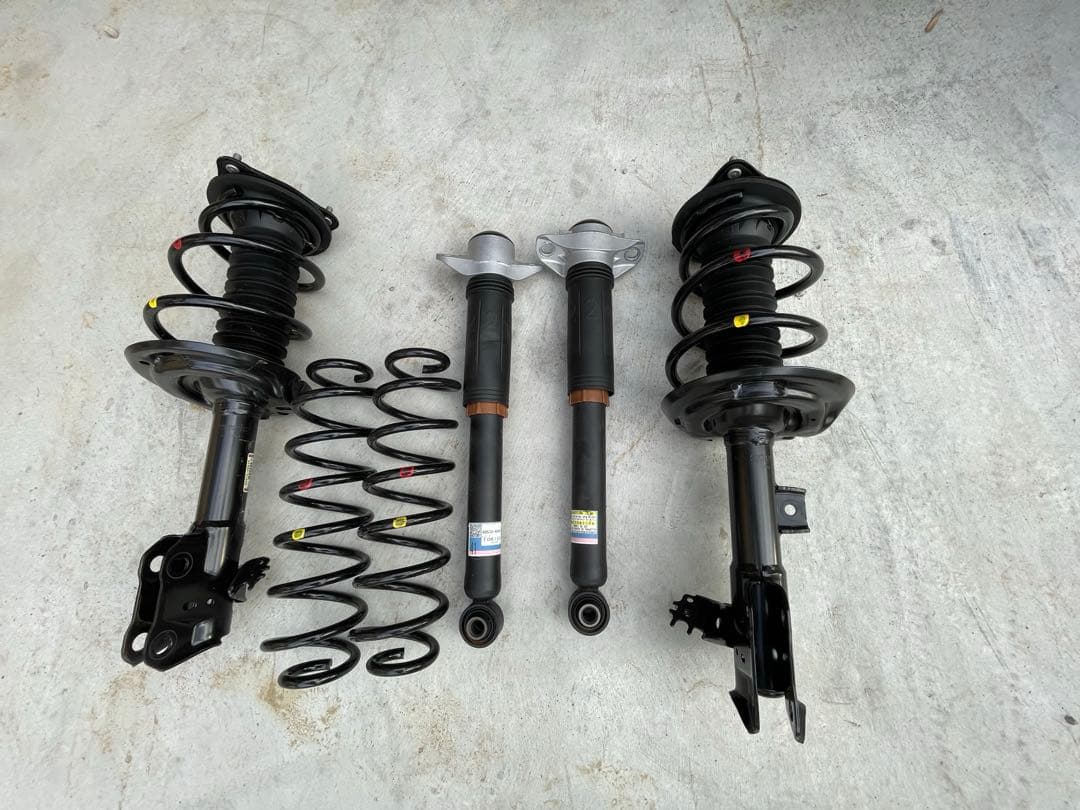 トヨタハリアー 純正サスペンション 2WD 一台分 新車外し