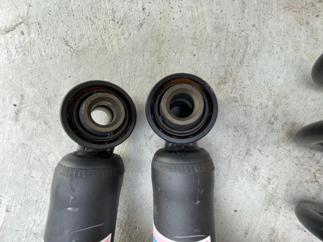 トヨタハリアー 純正サスペンション 2WD 一台分 新車外し