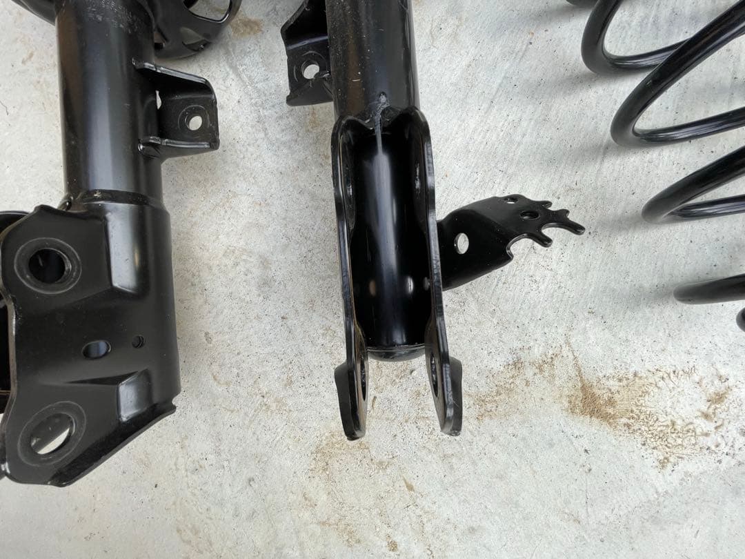 トヨタハリアー 純正サスペンション 2WD 一台分 新車外し