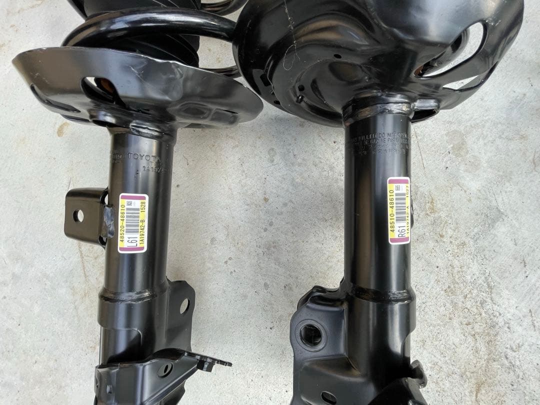 トヨタハリアー 純正サスペンション 2WD 一台分 新車外し