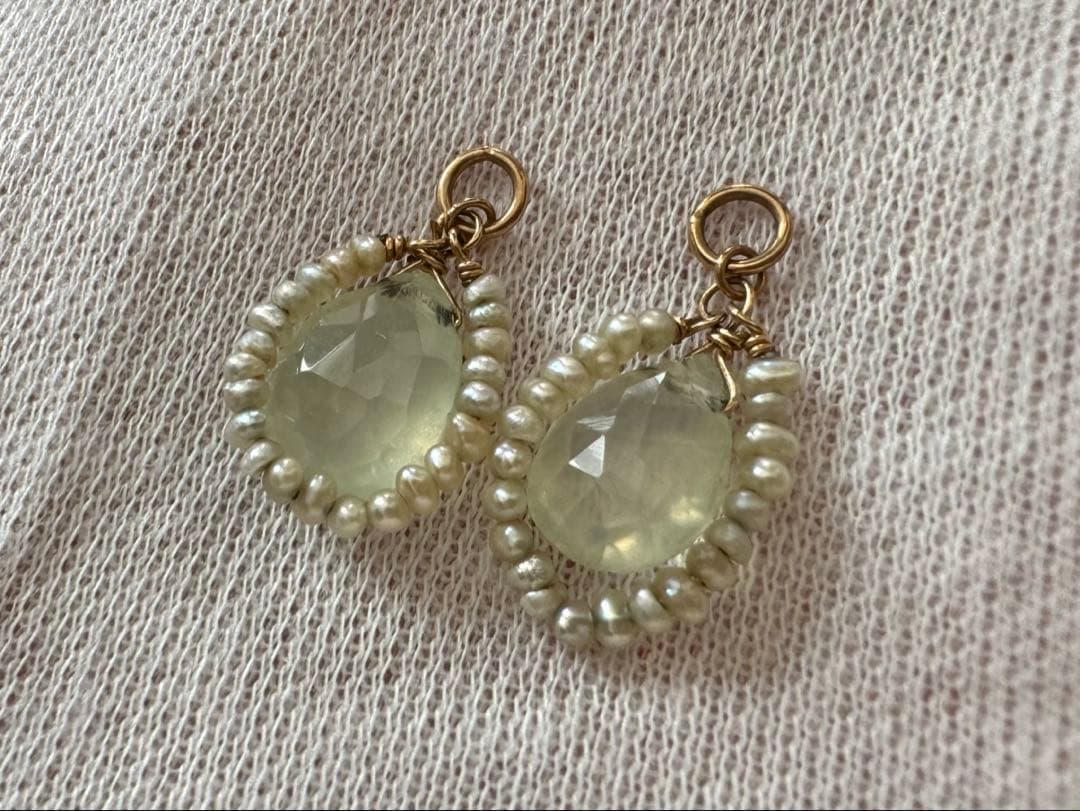 【美品】agete ピアスチャーム　淡水パール　天然石