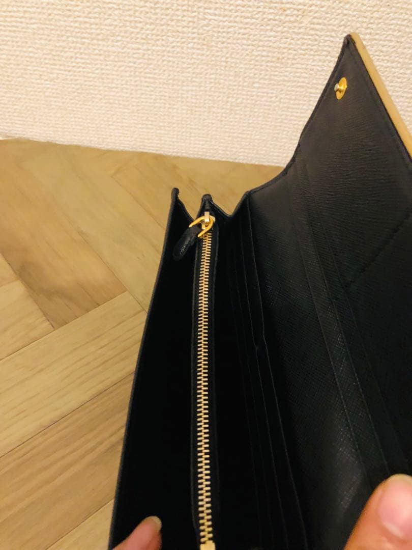 PRADA ブラック レザー 長財布