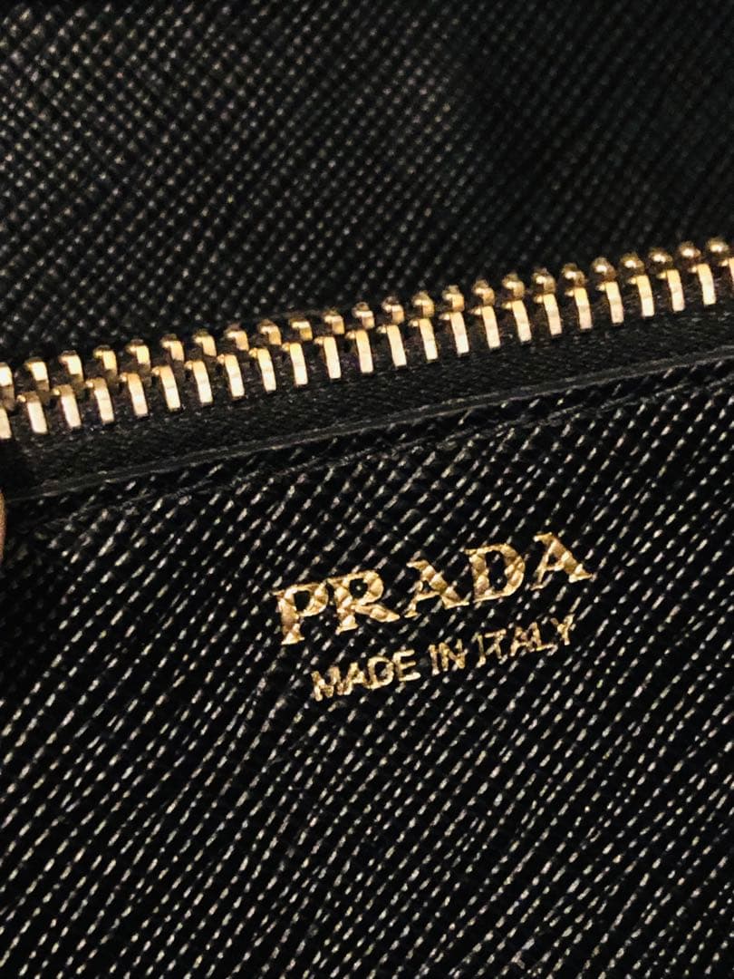PRADA ブラック レザー 長財布