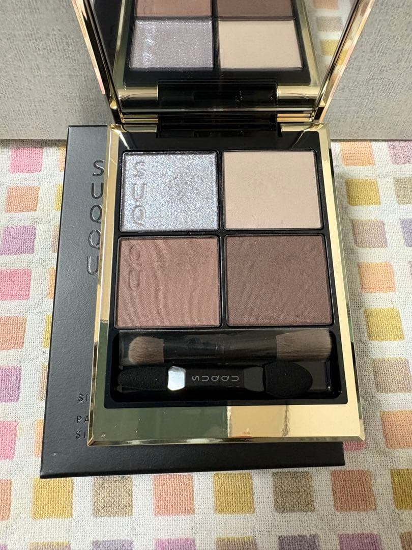 SUQQU シグニチャーカラーアイズ　s03 霜来