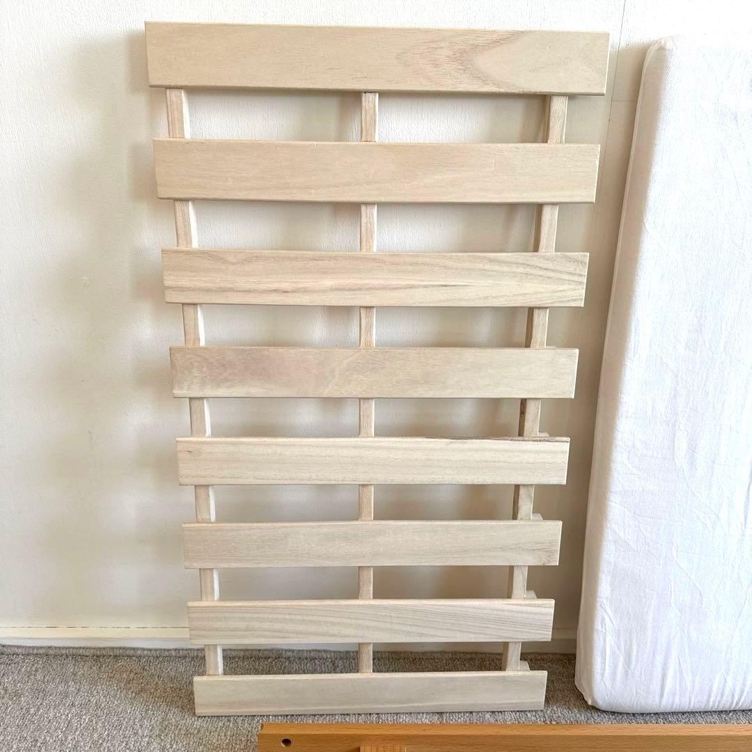 リリワゴン　木製ベビーベッド キャスター付き メッシュデザイン　ホワイト