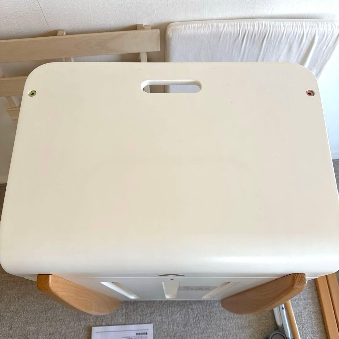 リリワゴン　木製ベビーベッド キャスター付き メッシュデザイン　ホワイト