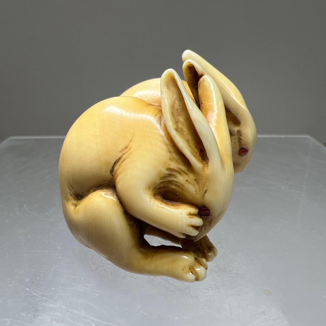 岡友銘　極上ウサギ根付　30g 東Y8-0113☆2Fトトサ