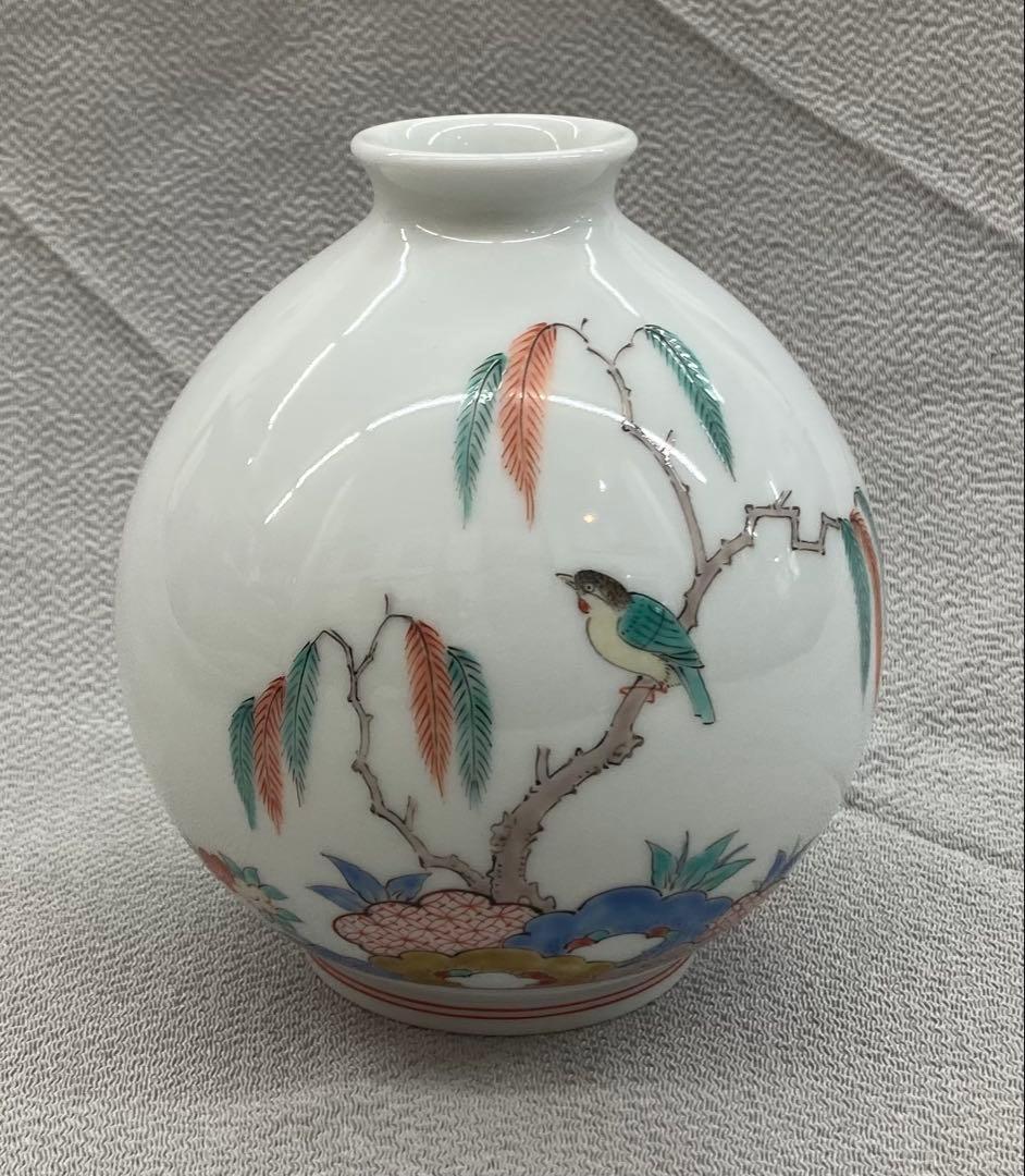 B423b「錦 柳鳥文 瓶」十四代酒井田柿右衛門作　共箱　有田焼　花生