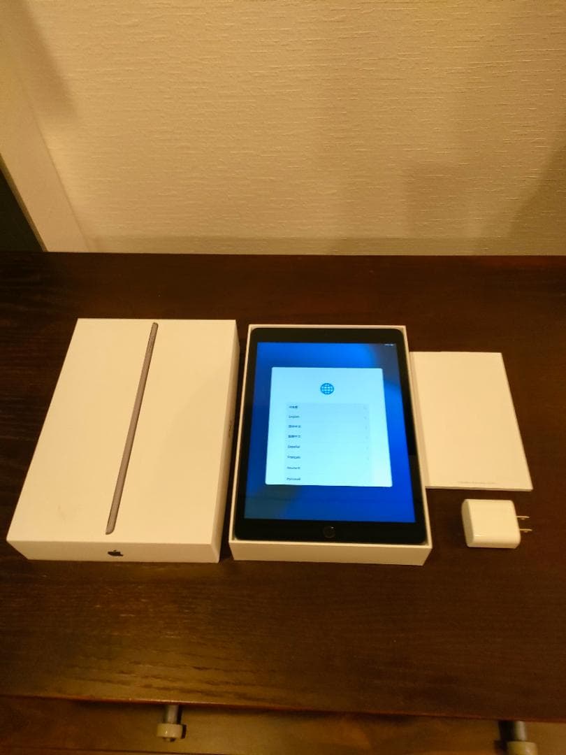 iPad 第8世代 Wi-Fiモデル 128GB MYLD2J/A　A2270