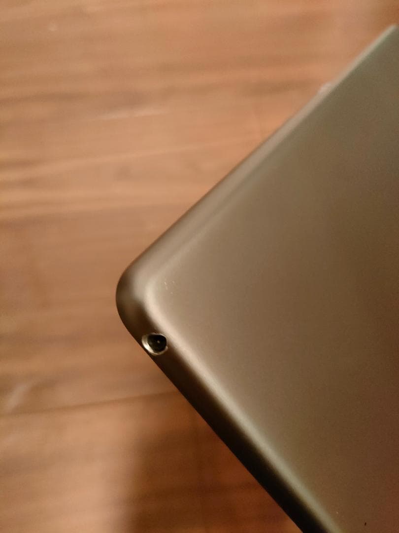 iPad 第8世代 Wi-Fiモデル 128GB MYLD2J/A　A2270