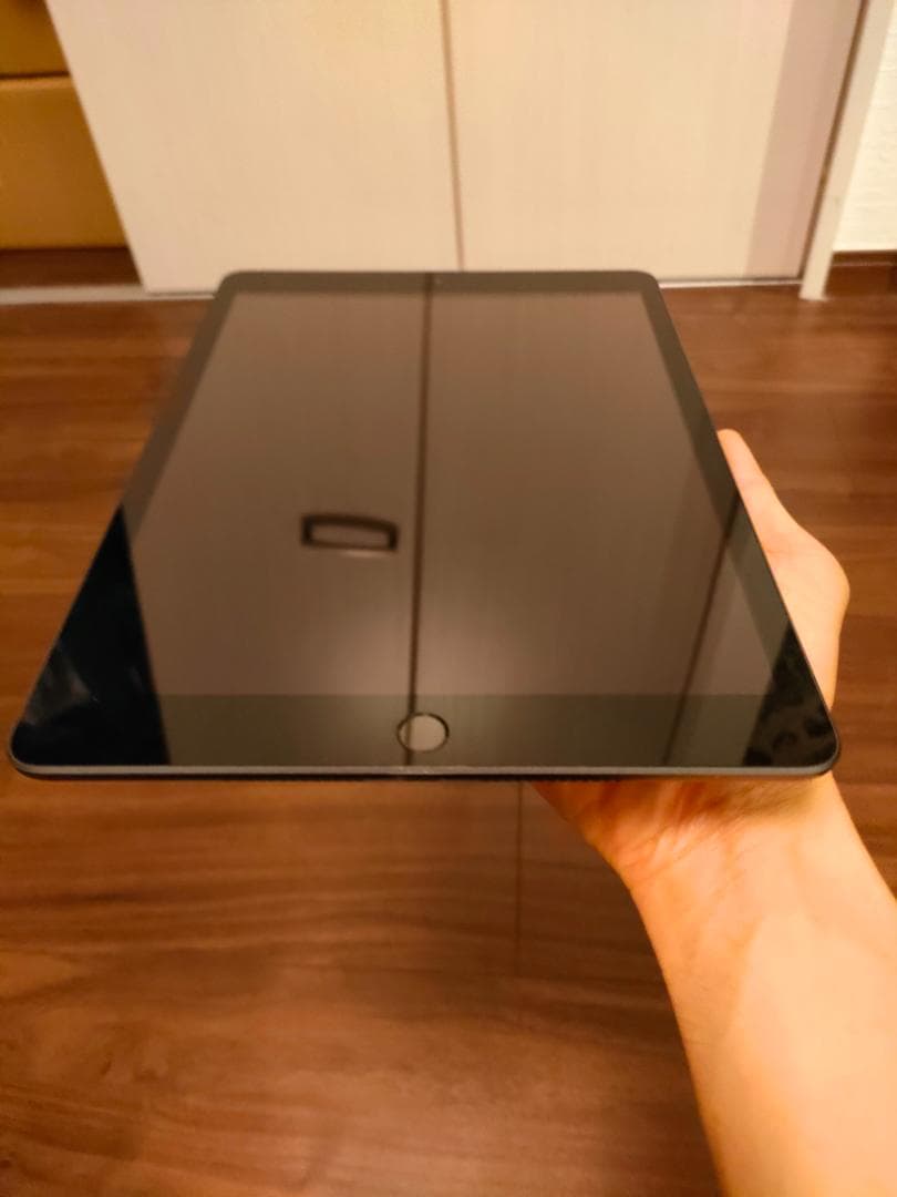 iPad 第8世代 Wi-Fiモデル 128GB MYLD2J/A　A2270