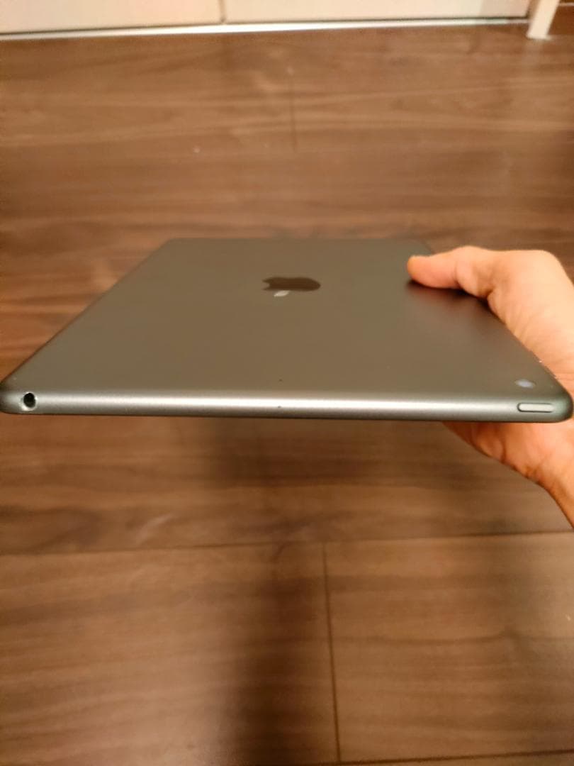 iPad 第8世代 Wi-Fiモデル 128GB MYLD2J/A　A2270