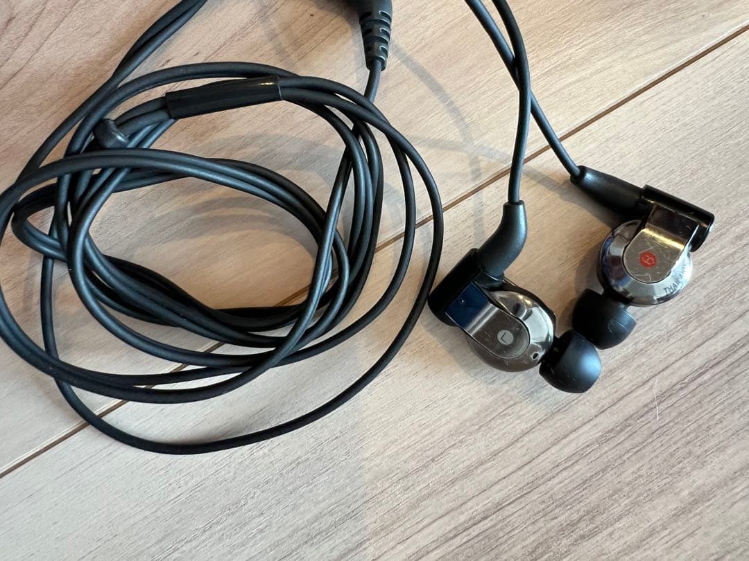 くら　Sony XBA-A3 有線イヤホン