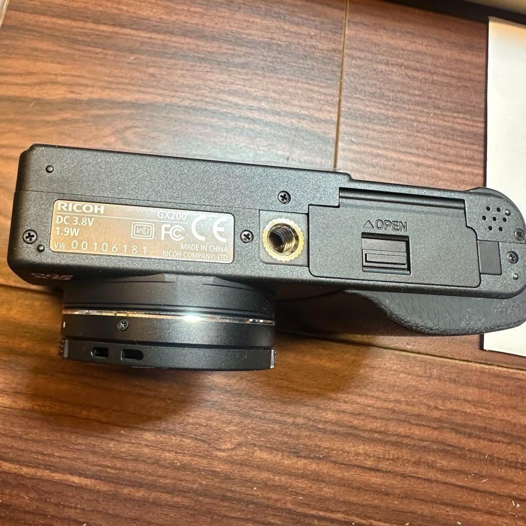 RICOH GX200 デジカメ 新品未使用 2415