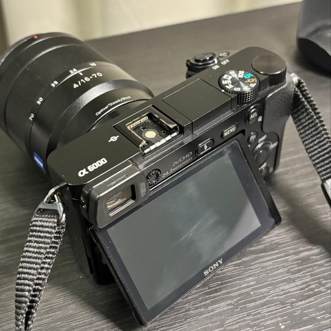 【値下げ交渉受付中】SONY α6000/デジタル一眼レフカメラ/レンズセット