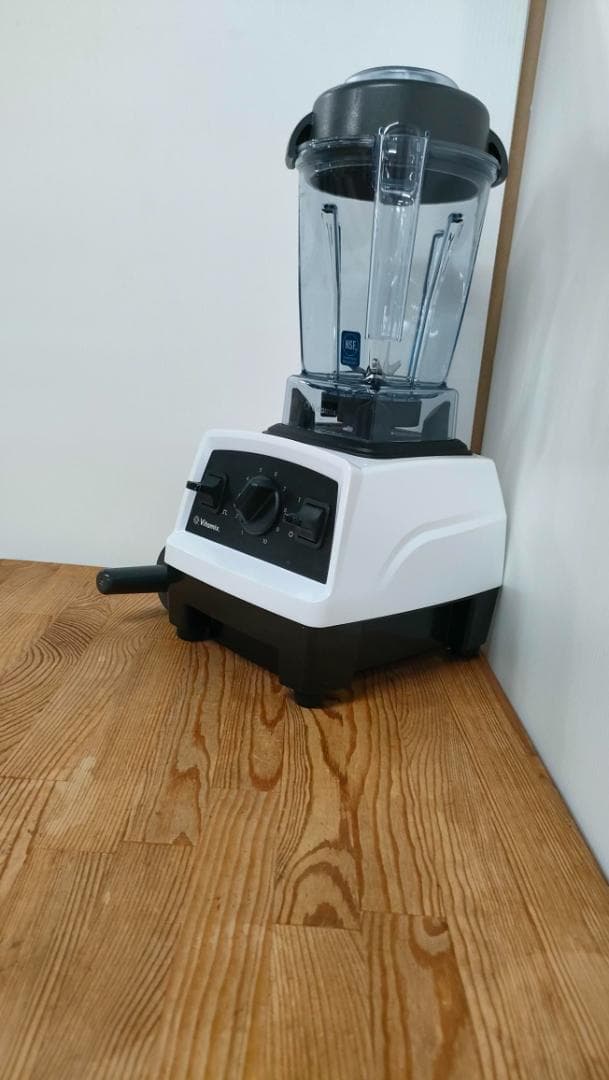 【目立った傷や汚れなし】バイタミックスE310　ホワイト　保証書あり　　1617