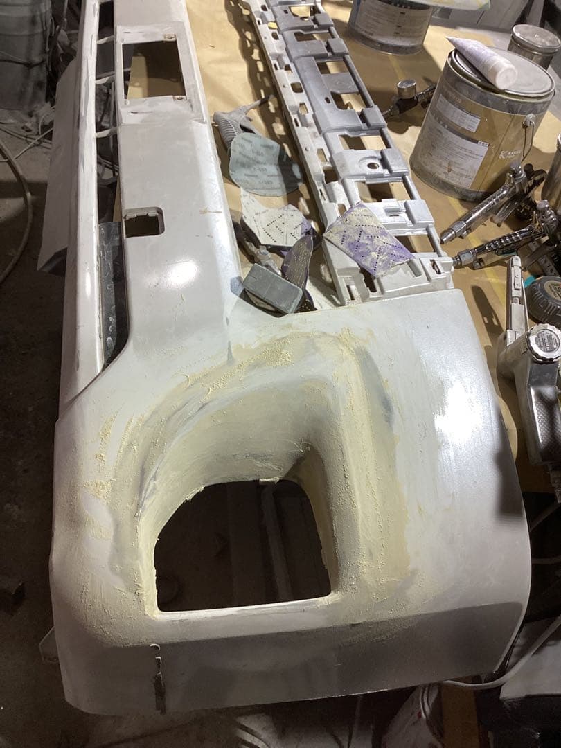 ハイエース200系純正バンパースムージング3D風フォグホール加工ナロー