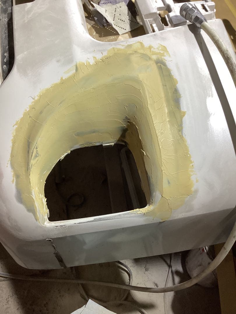 ハイエース200系純正バンパースムージング3D風フォグホール加工ナロー