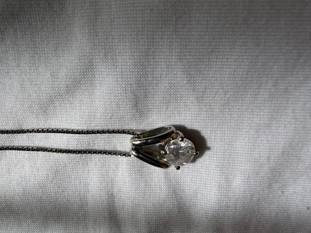 クリスタル風ストーン付きネックレス　pt850、pt900刻印